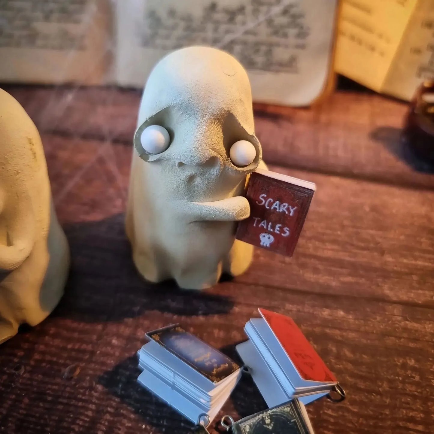 Resin Halloween Decorations - Unique Statue Ornaments for Spooky Decor